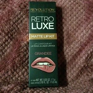 New unopened Makeup Revolution lip kit
